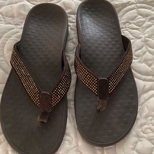 Womens Vionic brown Sandals